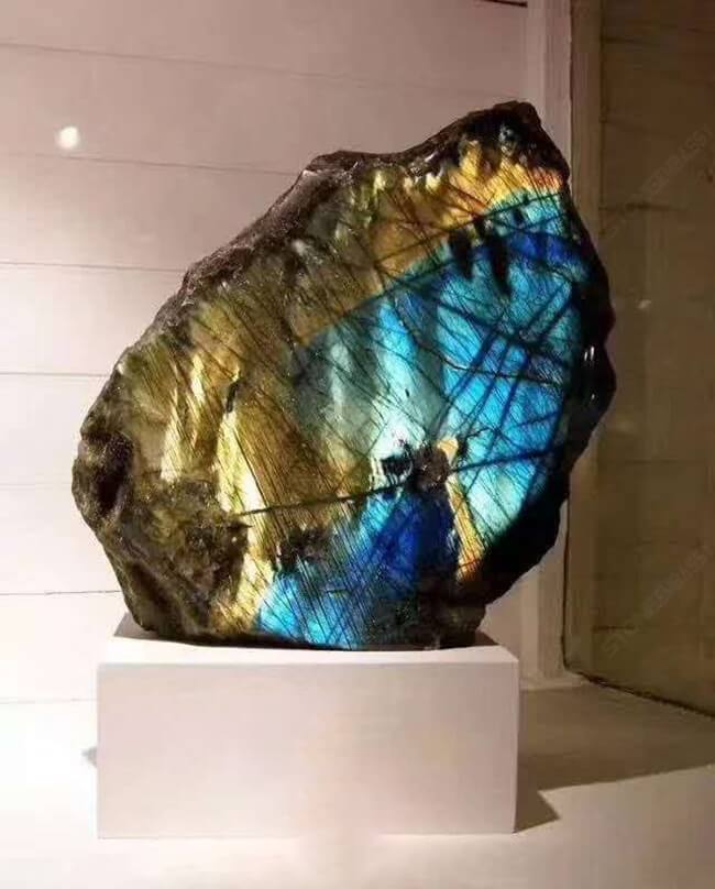 labradorite blue semi-precious stone